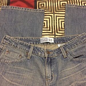 Size 10 Levis women’s jeans